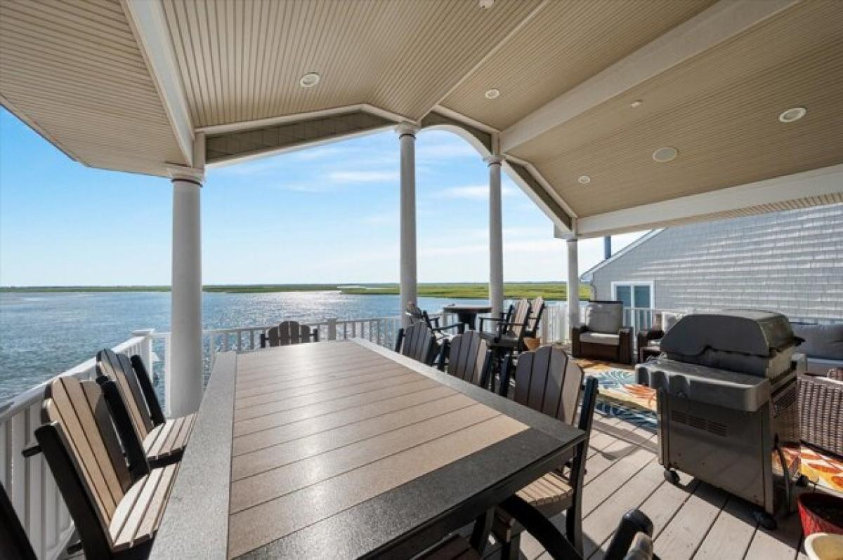 Picture of Home For Sale in Sea Isle City, New Jersey, United States