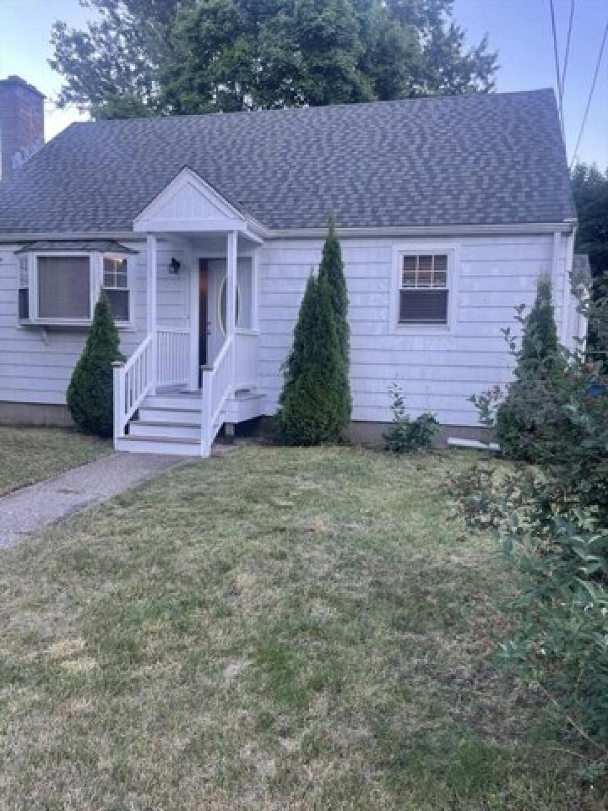 Picture of Home For Sale in Randolph, Massachusetts, United States