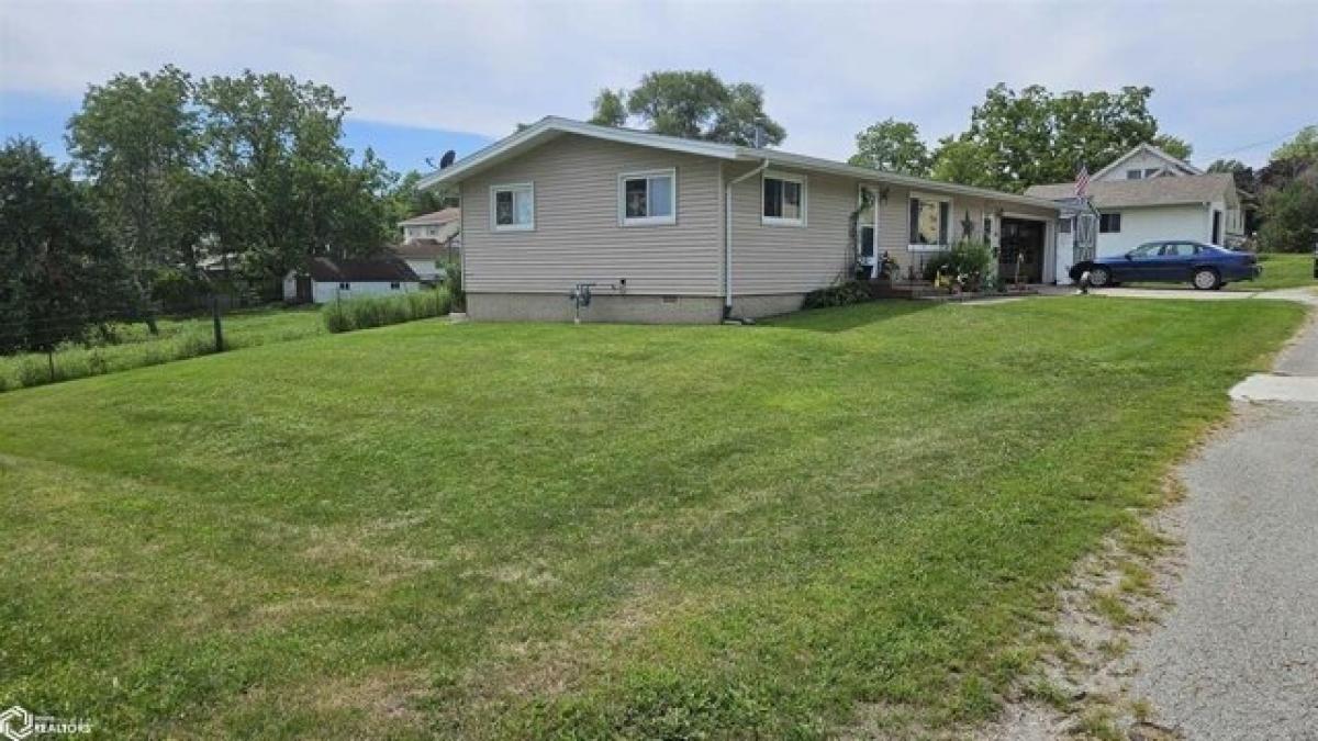 Picture of Home For Sale in Leon, Iowa, United States