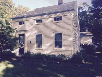 Home For Sale in Southold, New York