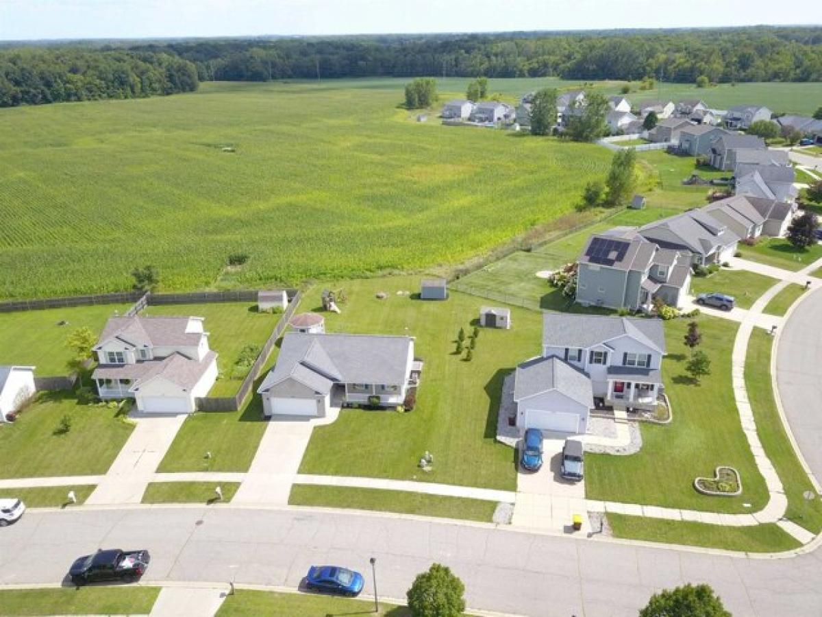 Picture of Home For Sale in Holt, Michigan, United States