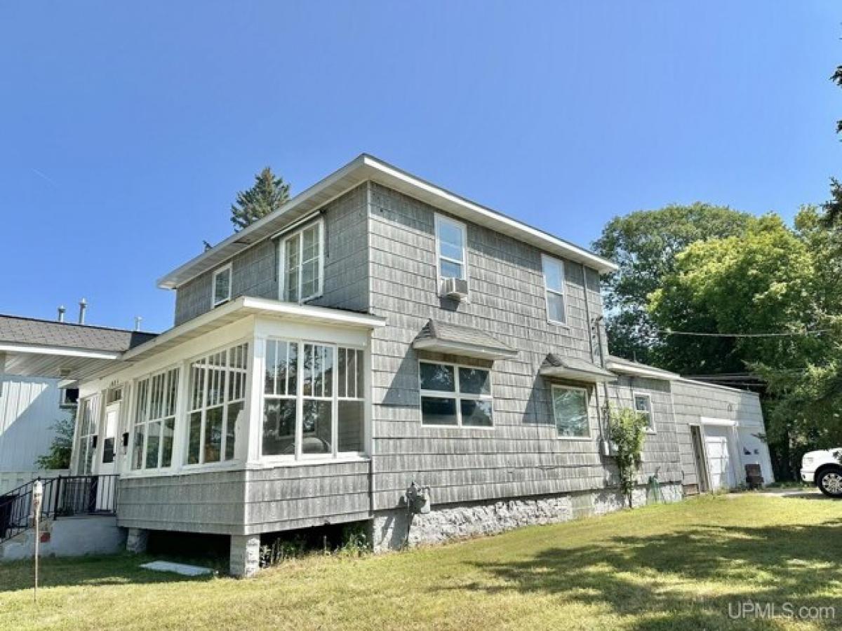 Picture of Home For Sale in Iron Mountain, Michigan, United States