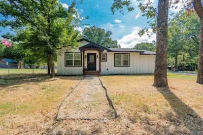 Home For Sale in Wills Point, Texas