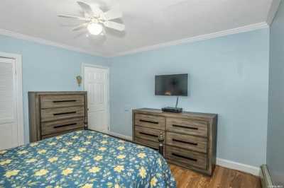 Home For Sale in Levittown, New York