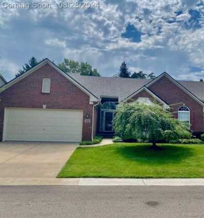 Home For Sale in Commerce Township, Michigan