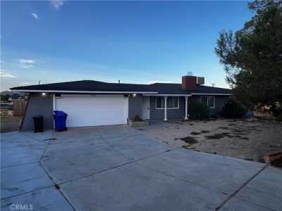 Home For Sale in Apple Valley, California