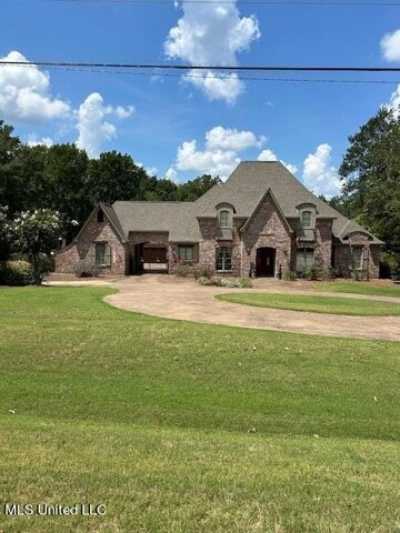 Home For Sale in Clinton, Mississippi