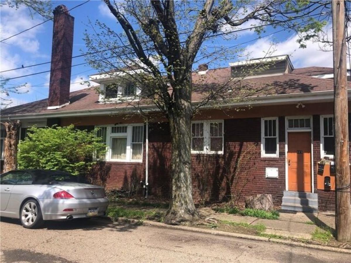 Picture of Home For Sale in Clairton, Pennsylvania, United States