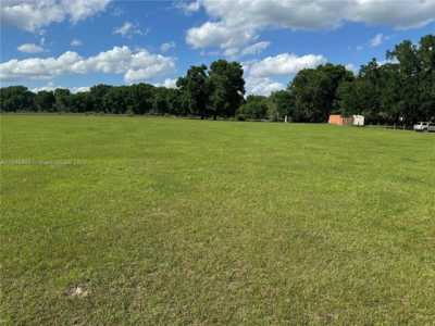 Residential Land For Sale in Lithia, Florida