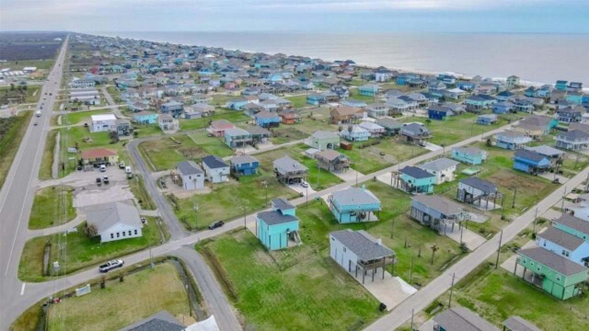 Picture of Residential Land For Sale in Crystal Beach, Texas, United States