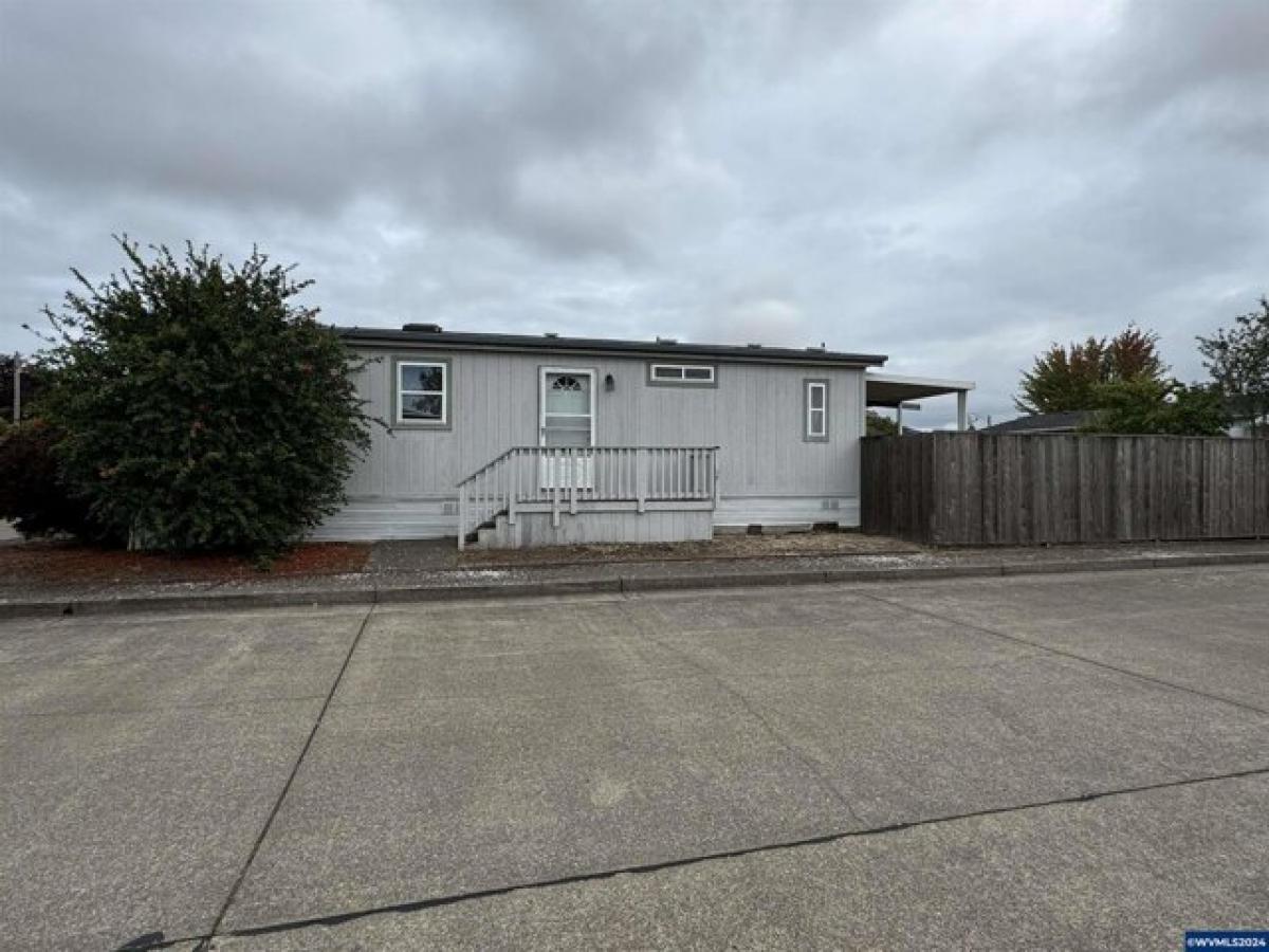 Picture of Home For Sale in Albany, Oregon, United States