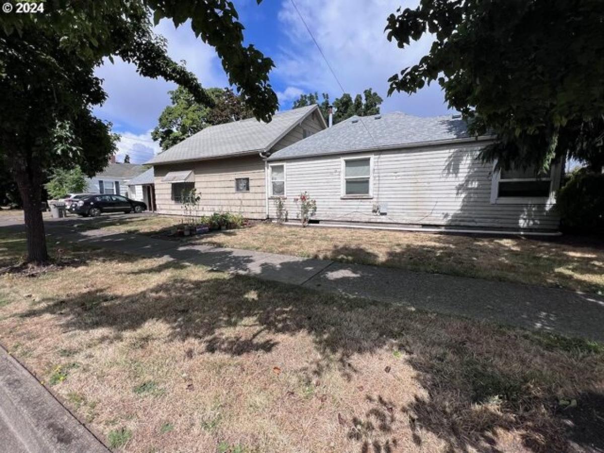 Picture of Home For Sale in Corvallis, Oregon, United States