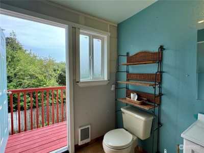 Home For Sale in Ocean Shores, Washington