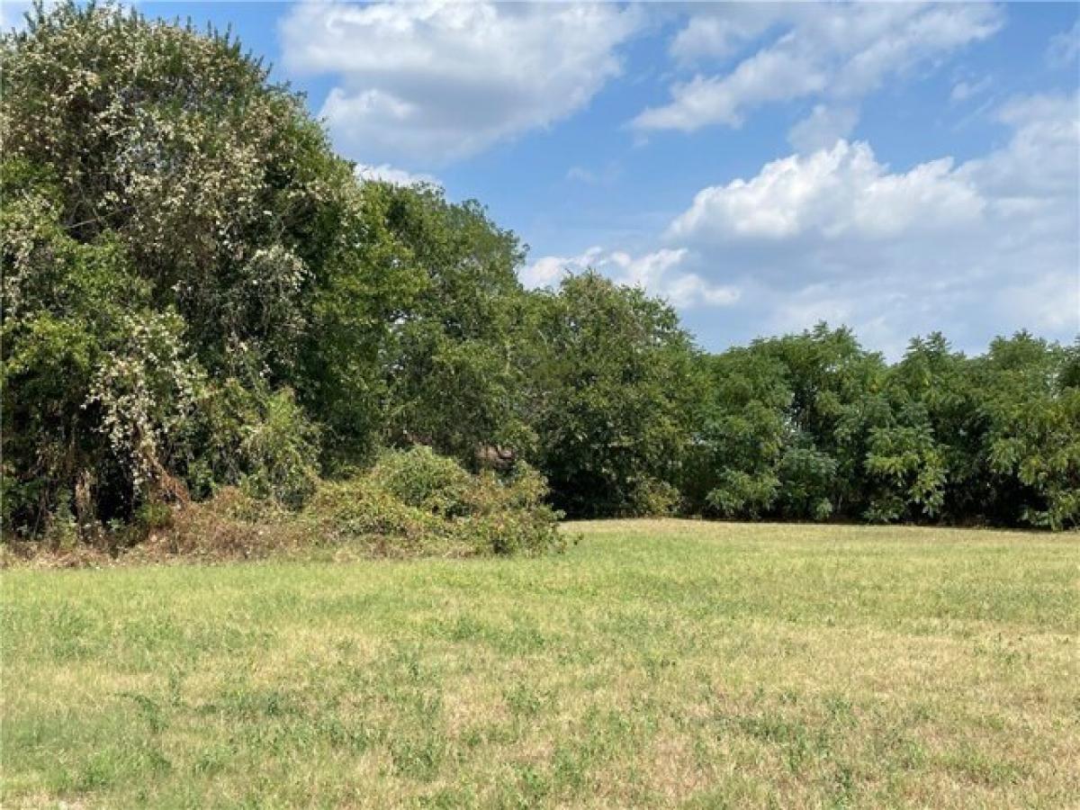 Picture of Residential Land For Sale in Waco, Texas, United States