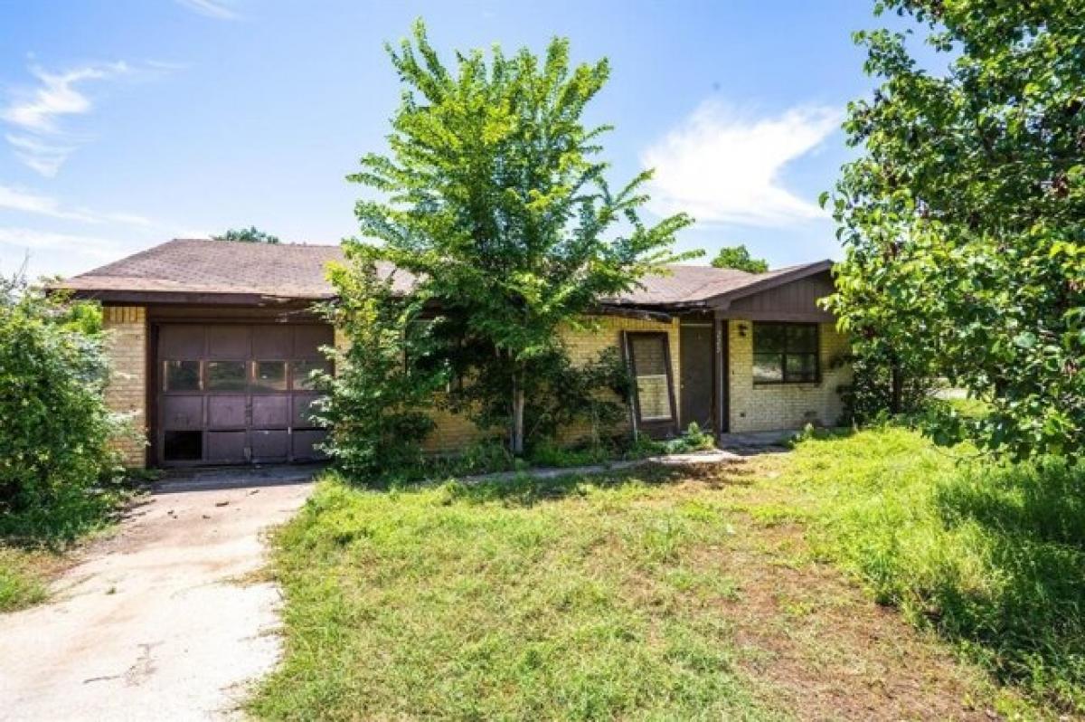 Picture of Home For Sale in Rockdale, Texas, United States