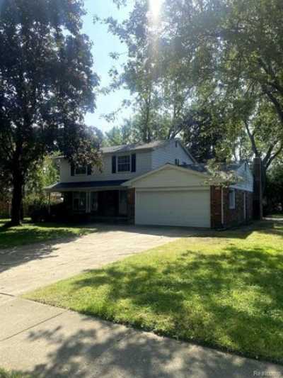 Home For Sale in Southfield, Michigan