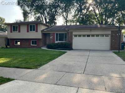 Home For Sale in Troy, Michigan