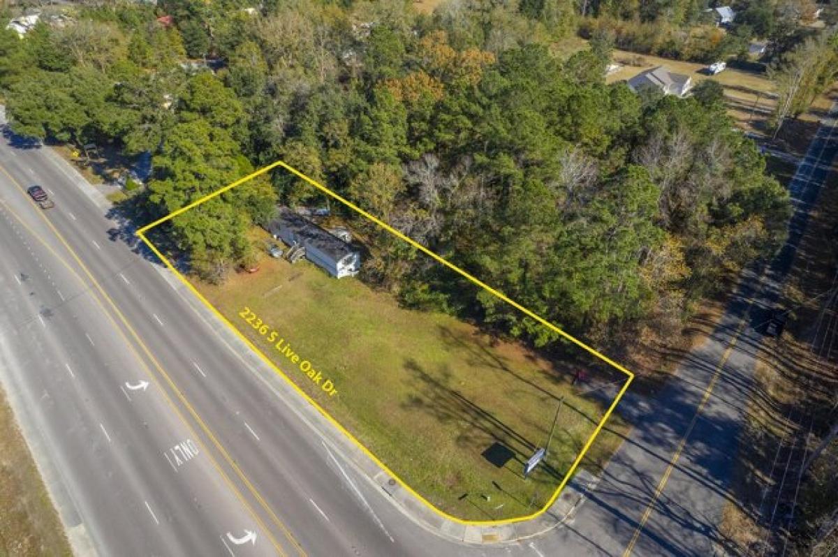 Picture of Residential Land For Sale in Moncks Corner, South Carolina, United States