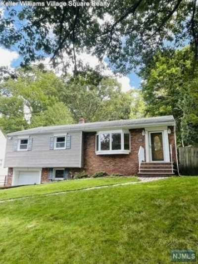 Home For Sale in Oakland, New Jersey