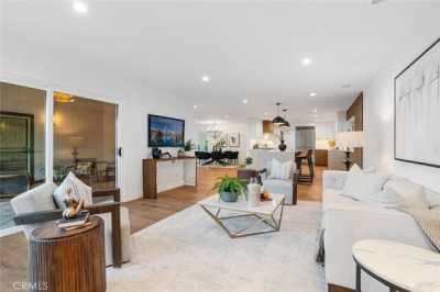 Home For Sale in Calabasas, California