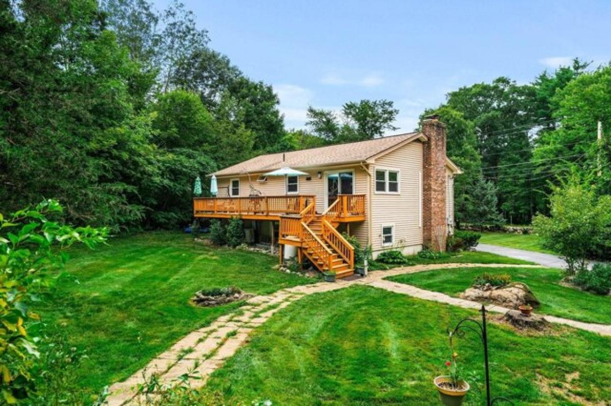 Picture of Home For Sale in Bedford, New Hampshire, United States