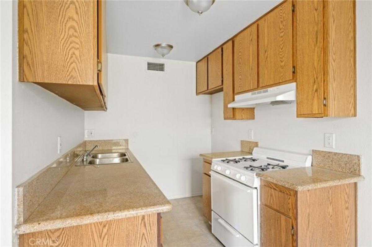 Picture of Apartment For Rent in Van Nuys, California, United States