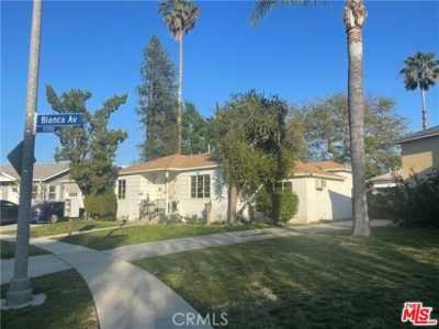 Home For Sale in Encino, California