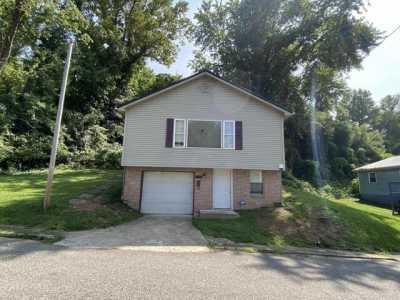 Home For Sale in Raceland, Kentucky