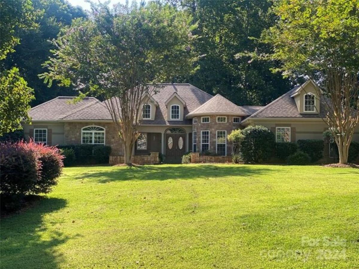 Picture of Home For Sale in Lake Wylie, South Carolina, United States