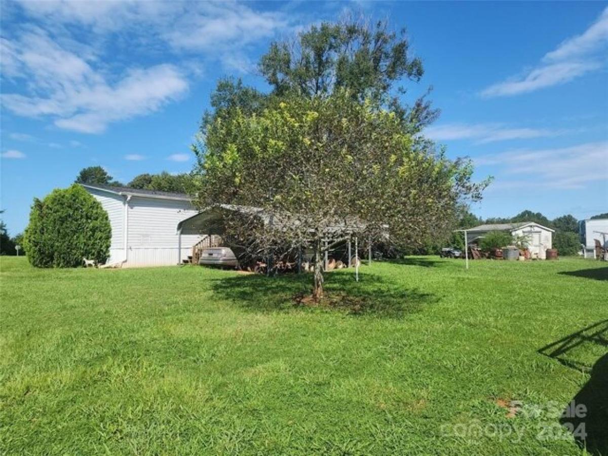 Picture of Home For Sale in Gaffney, South Carolina, United States