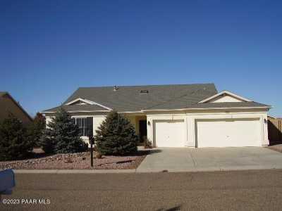 Home For Rent in Prescott Valley, Arizona