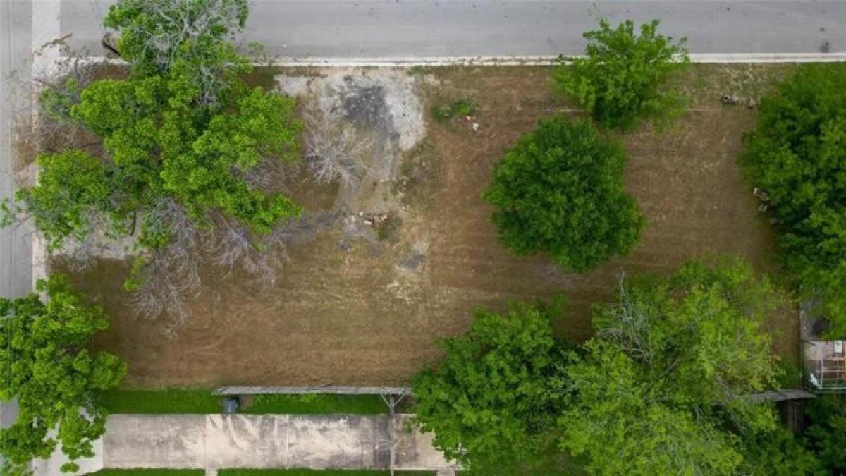 Picture of Residential Land For Sale in New Braunfels, Texas, United States