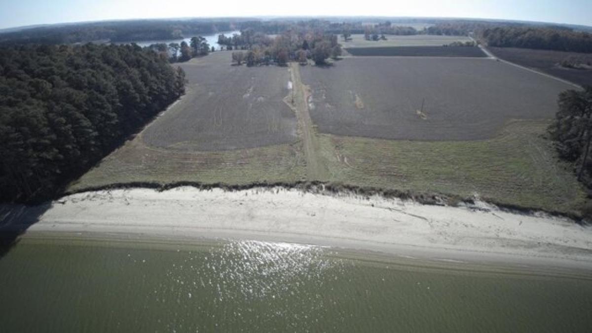 Picture of Home For Sale in Callao, Virginia, United States