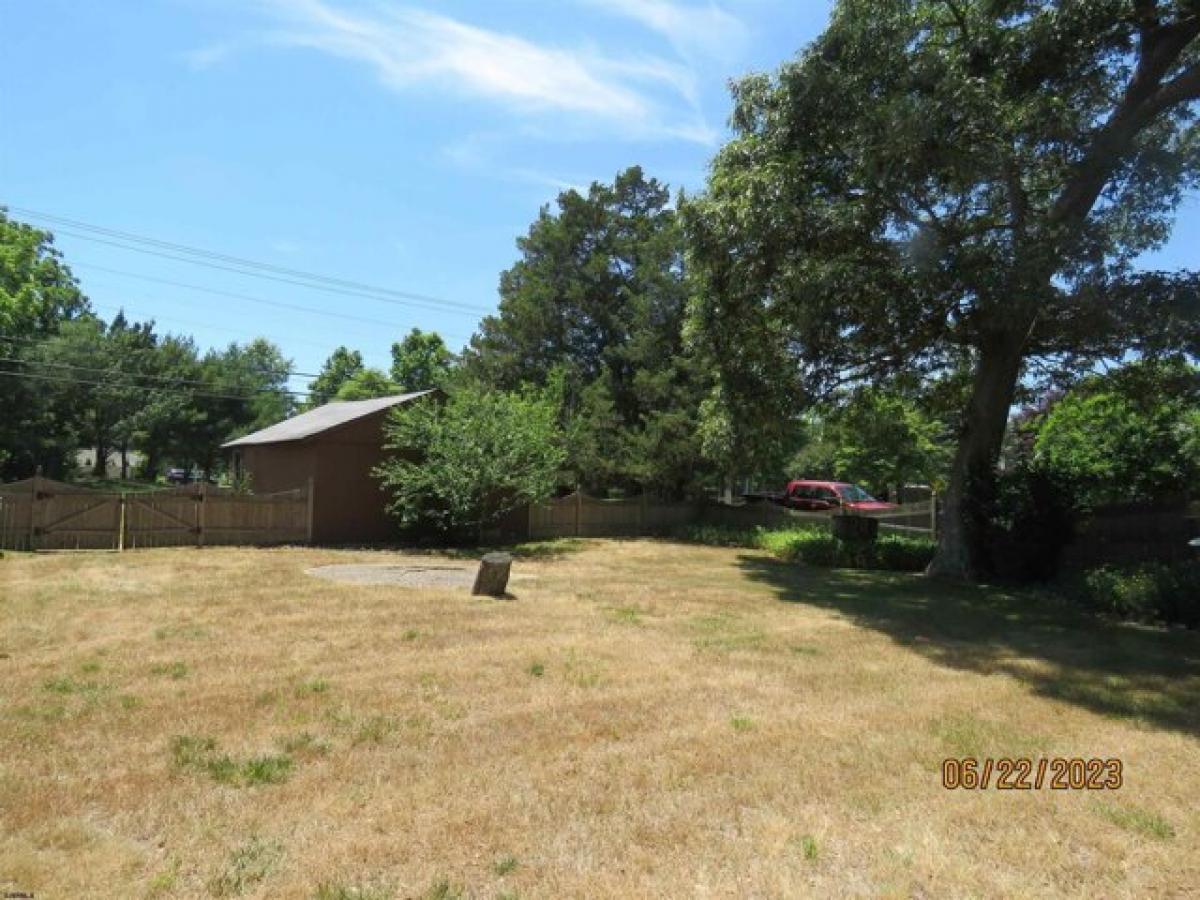 Picture of Home For Sale in Northfield, New Jersey, United States