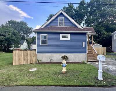 Home For Sale in Stratford, Connecticut