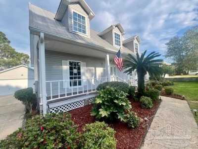 Home For Sale in Gulf Breeze, Florida