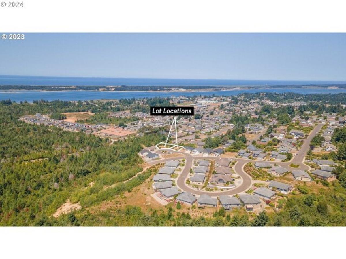 Picture of Residential Land For Sale in Coos Bay, Oregon, United States