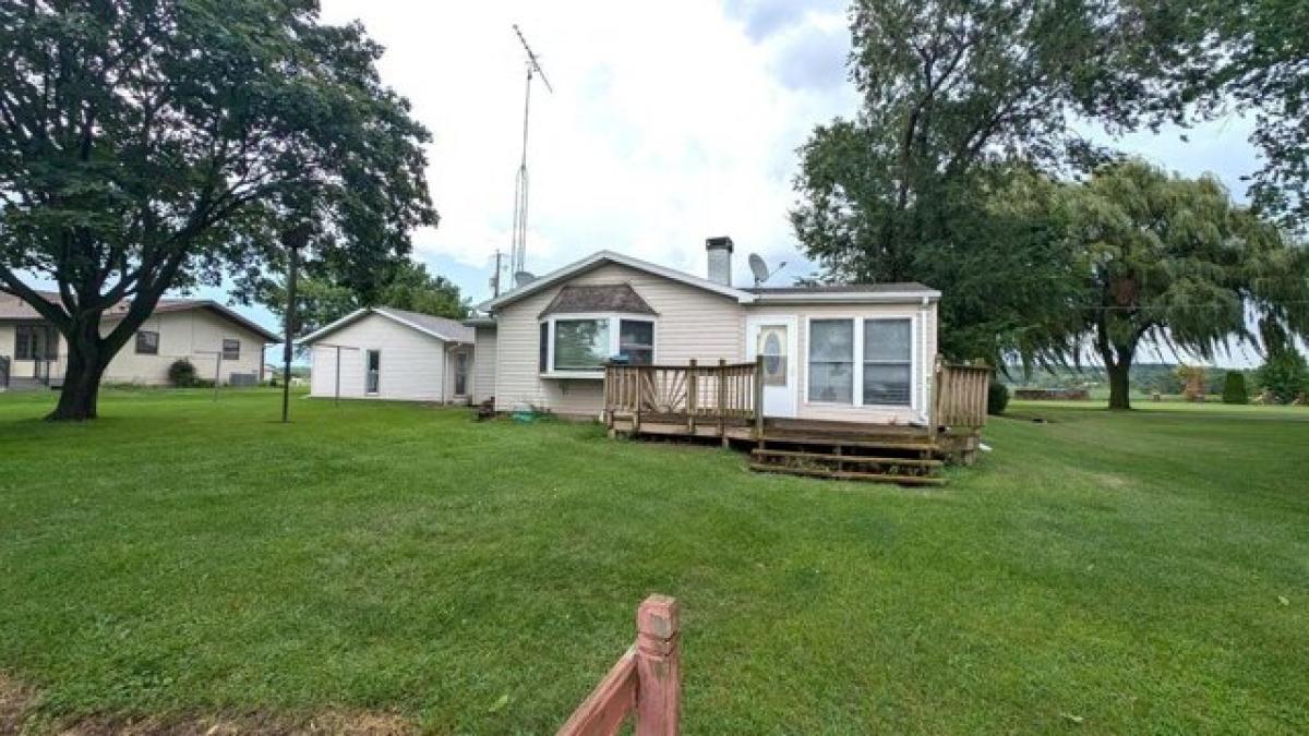 Picture of Home For Sale in Chilton, Wisconsin, United States