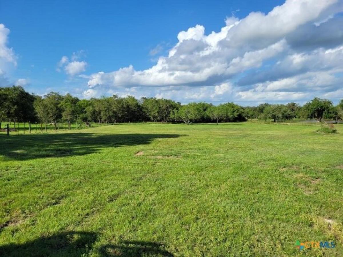 Picture of Residential Land For Sale in Victoria, Texas, United States