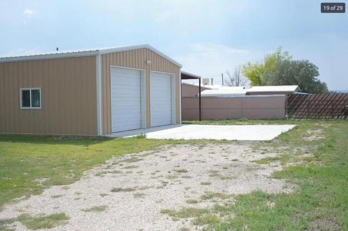 Picture of Home For Sale in Moriarty, New Mexico, United States