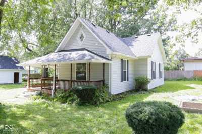 Home For Sale in Sheridan, Indiana