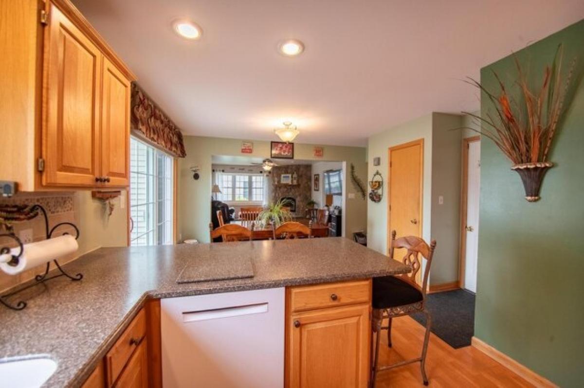 Picture of Home For Sale in Kenosha, Wisconsin, United States