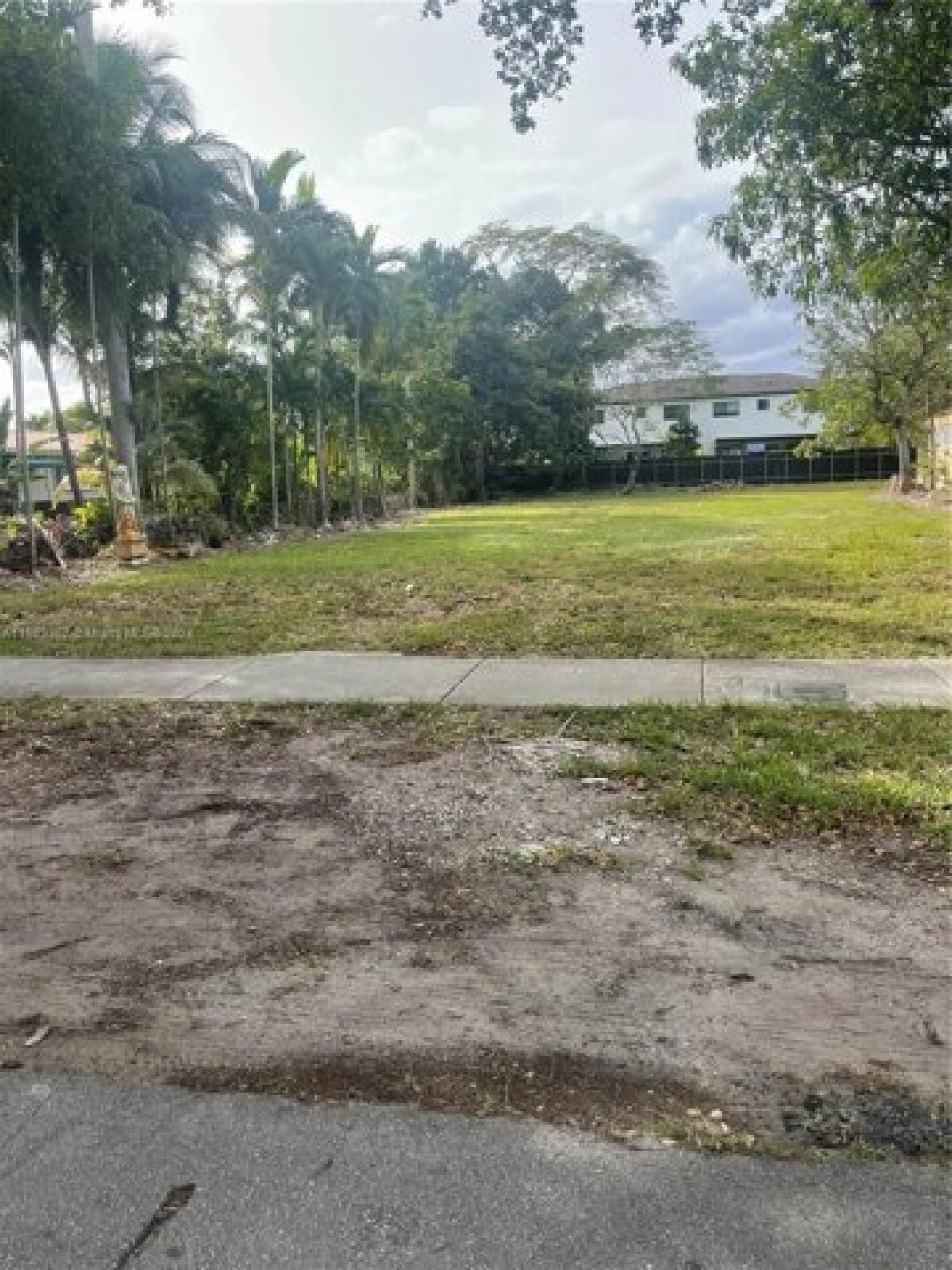 Picture of Residential Land For Sale in West Miami, Florida, United States