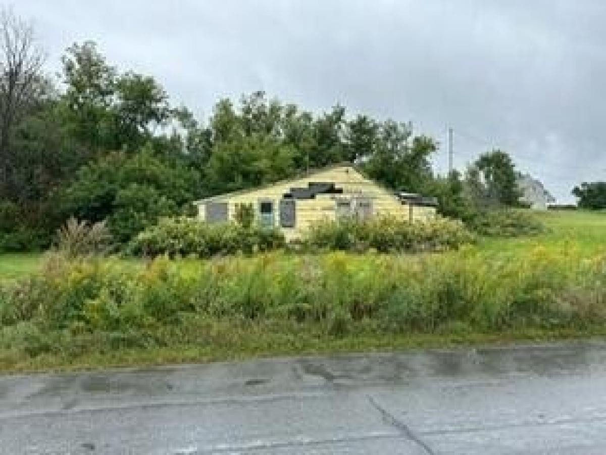 Picture of Home For Sale in Fort Fairfield, Maine, United States