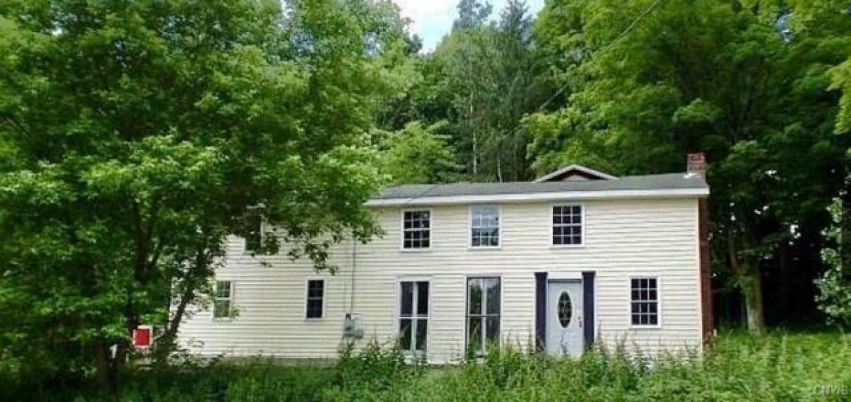 Picture of Home For Sale in Auburn, New York, United States