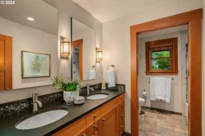 Home For Sale in Hood River, Oregon