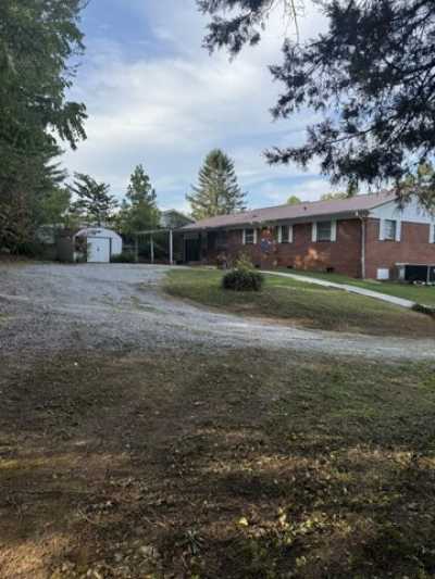 Home For Sale in Mcminnville, Tennessee