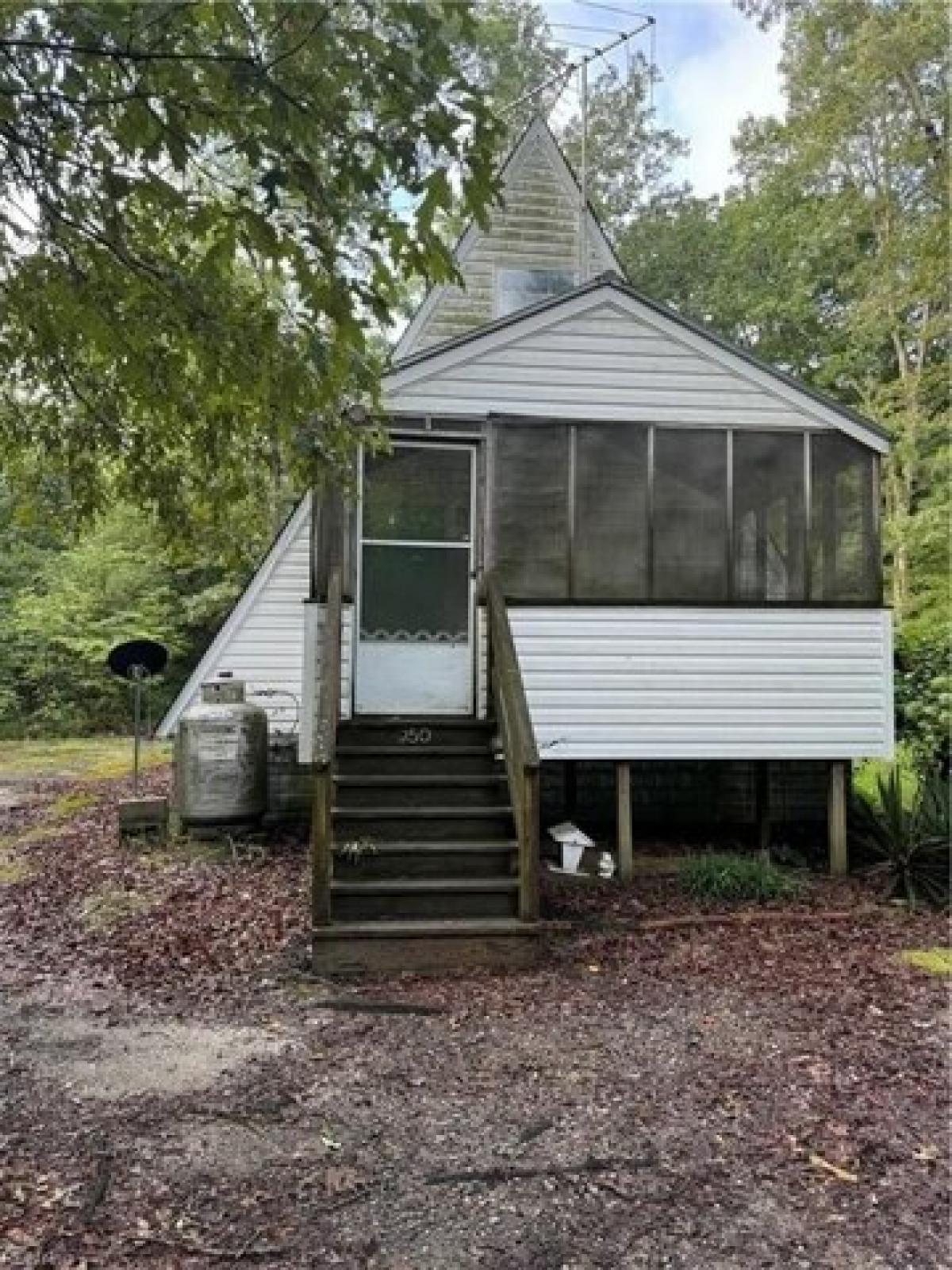 Picture of Home For Sale in Claremont, Virginia, United States