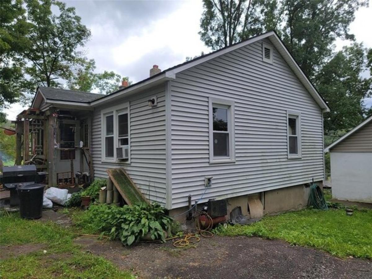 Picture of Home For Sale in Vestal, New York, United States