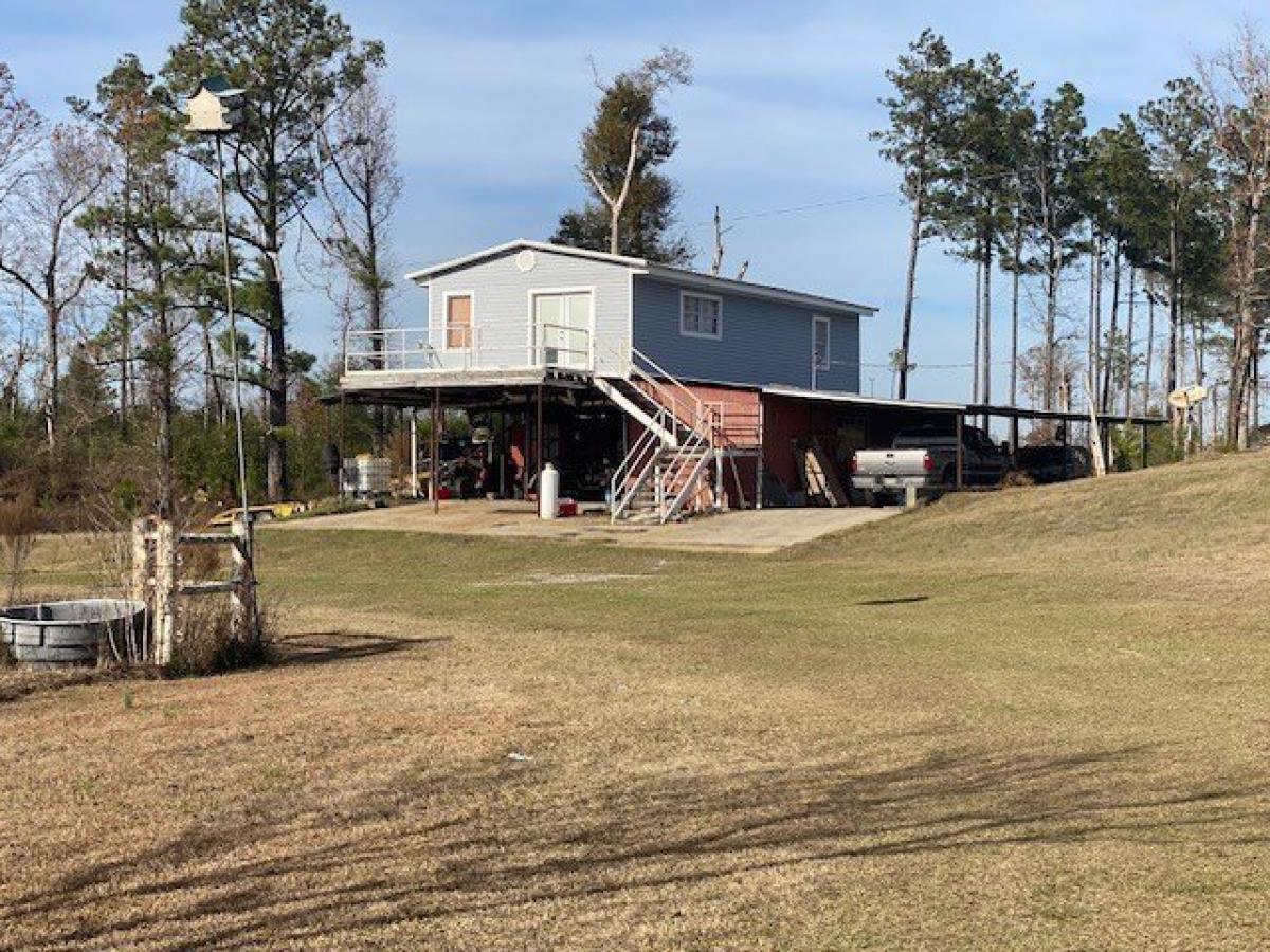 Picture of Home For Sale in Jayess, Mississippi, United States